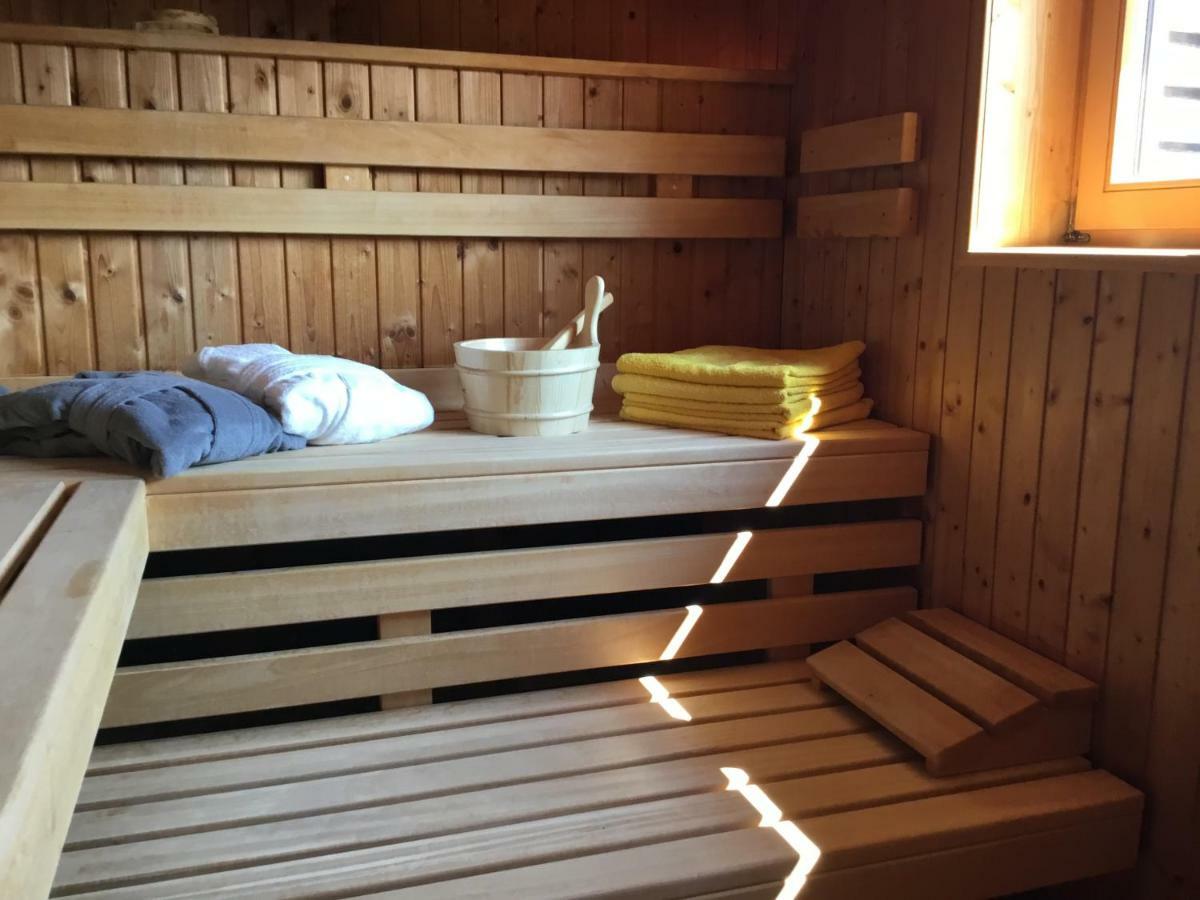 "Natur Pur" Ferienwohnung Mit Eigener Sauna Rons Exteriör bild